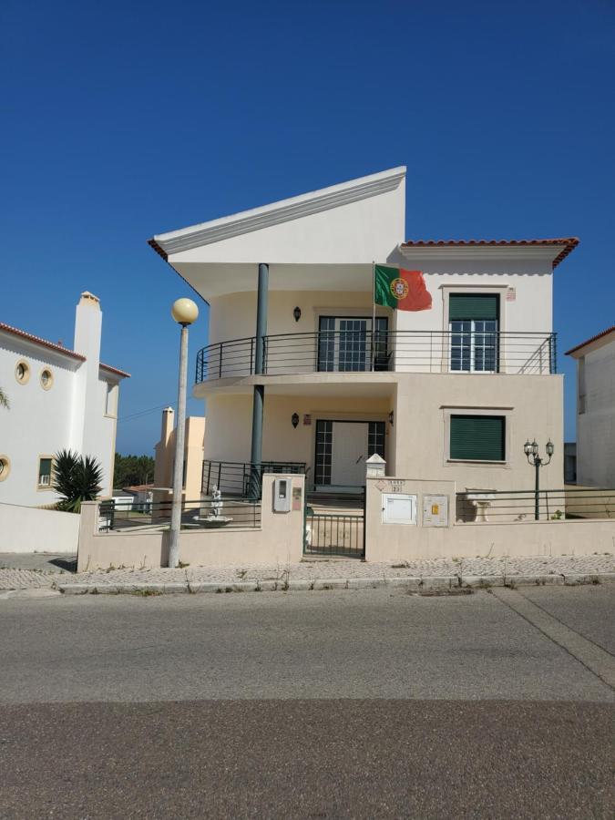 Alojamento Bertil Nazaré Exterior foto